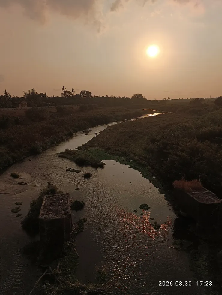 澹然川溪帶斜暉