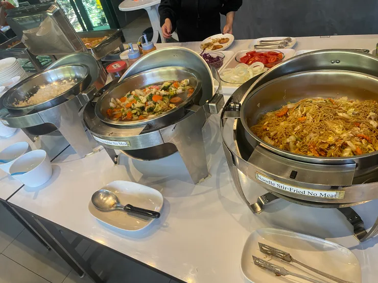 結束後有豐盛的泰式自助餐可享用