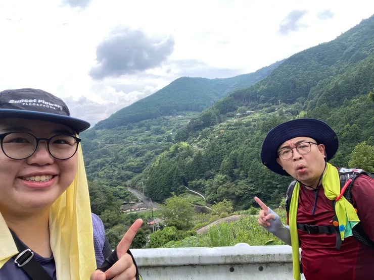 為了趕公車快快下山，也沒忘了拍照📷