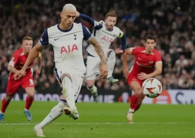 李察列臣射入十二碼球助熱刺小勝1:0