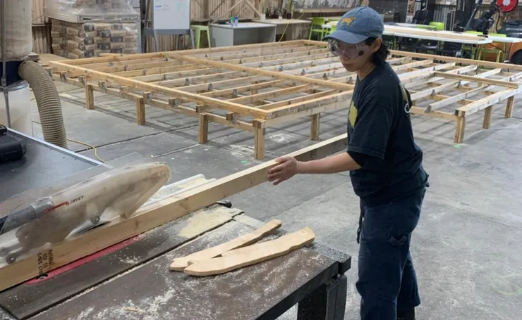 在伯斯就讀SAI木工專業。（圖/Shao提供）