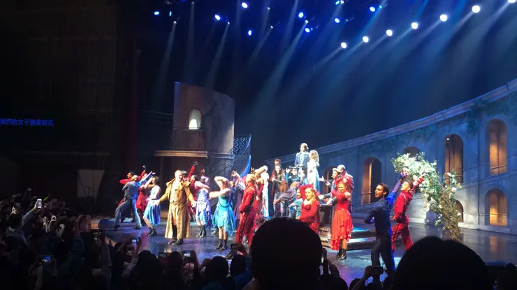 安可曲開放大家瘋狂拍照啦