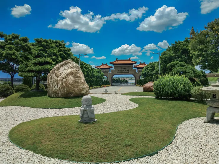 佛館處處彰顯綠能環保的景觀，讓進館民眾心曠神怡