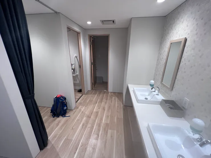 我們一進去都被他的高級嚇到了