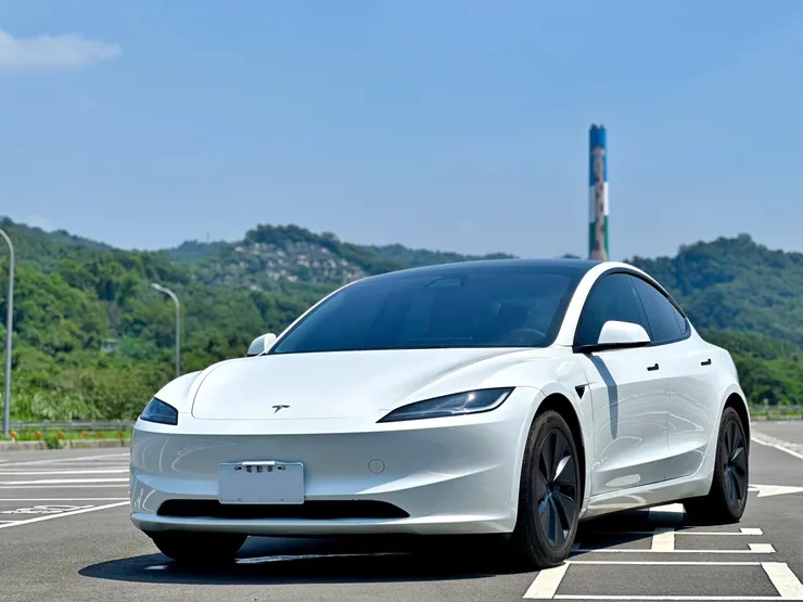 Tesle Model 3 煥新版