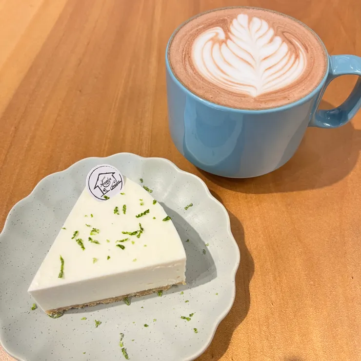 📍 E.J. Daydream Cafe