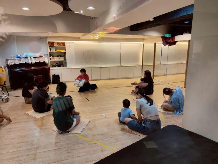 晚上的大家族上課😊