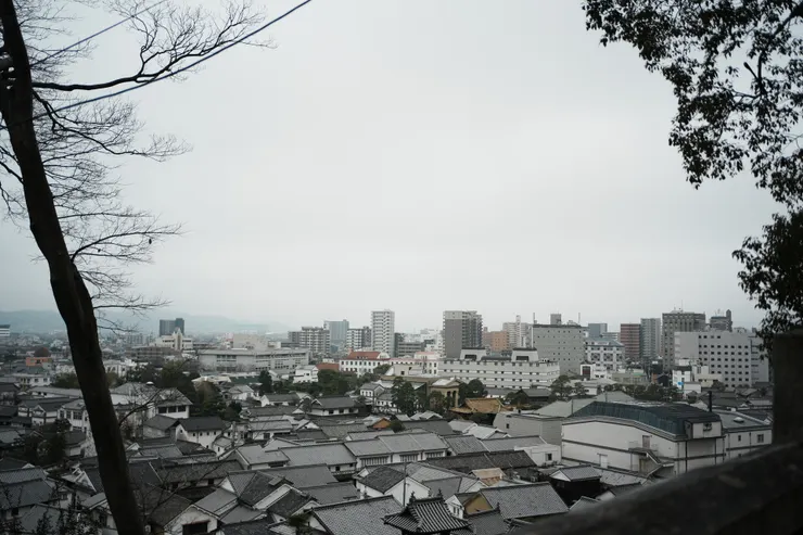 從阿智神社可以俯瞰美觀地區