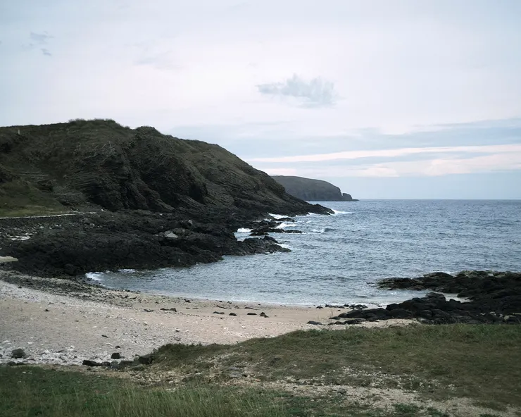 七美島｜這些黑色岩石，比雙心石滬更真實 　「我什麼名景點都沒去，但這裡讓我記得很久。」