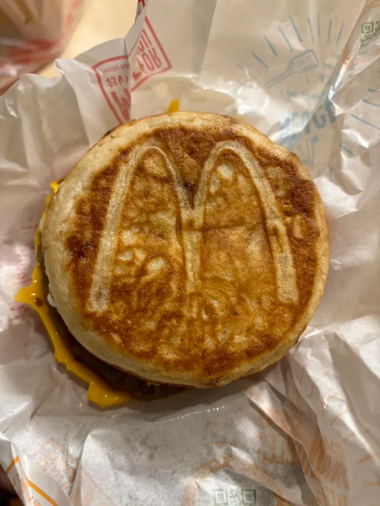 楓糖鬆餅滿福蛋堡