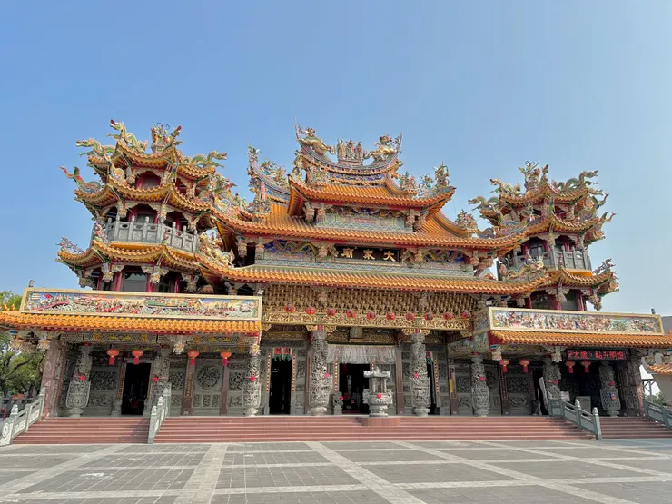 開車可以停在大眾廟旁邊,有一大片免費的停車場