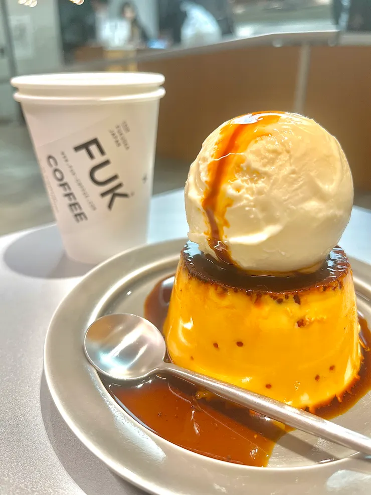 FUK COFFEE的招牌布丁與黑咖啡