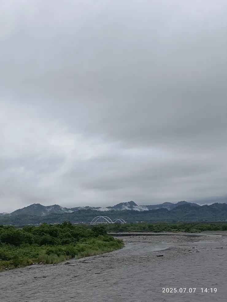眺望新威大橋及十八羅漢山