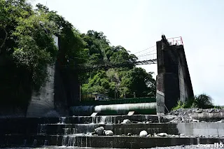 取水口的排洪閘門，當上游進水量太多的時候就會打開，所以在下游活動要小心