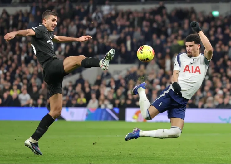 蘇蘭基後腳勾射入網助熱刺追和2:2