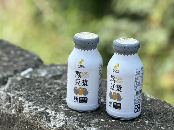 圖說：熬豆漿共有無加糖、黑芝麻及巧克力3種口味。（資料來源：MR.BEAN豆豆鮮生）