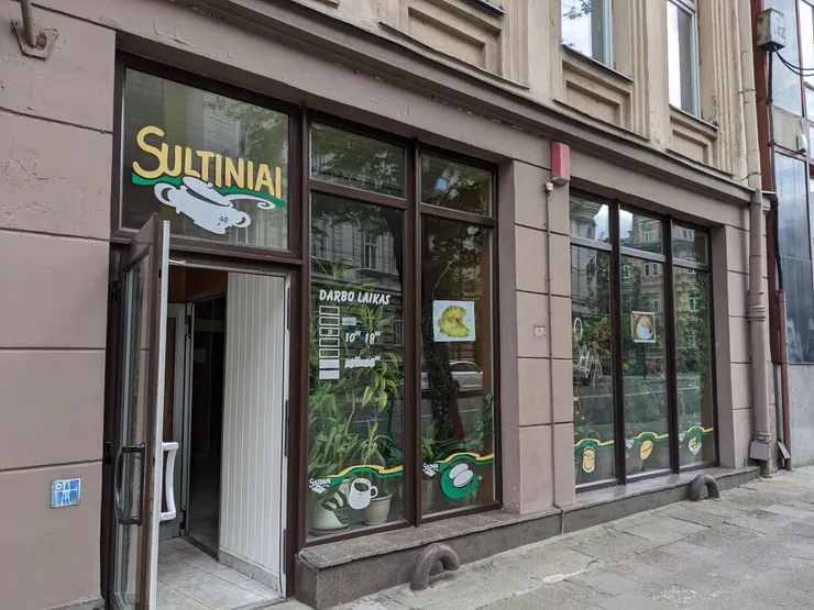 網路上好評高的小食堂外觀