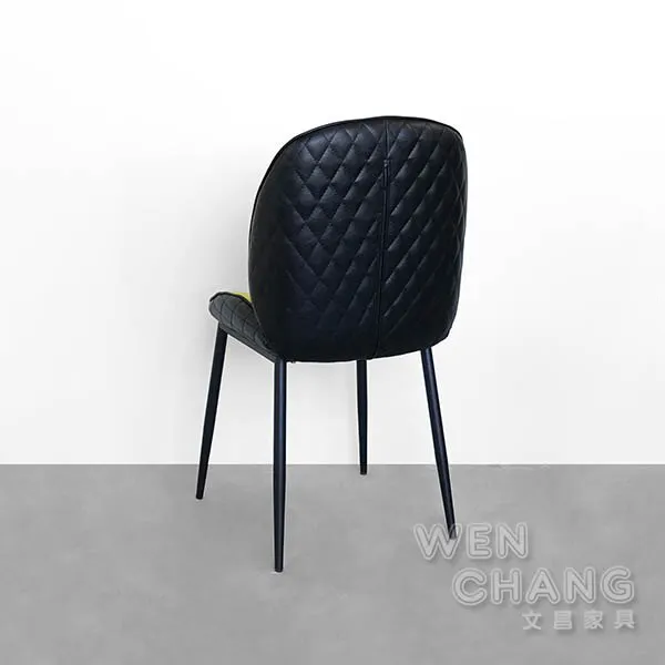 ◆ 背部菱格皮革包覆：支撐性好、不易變形，視覺層次加分