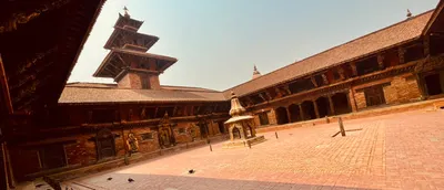 Qui Suis Je的沙龍