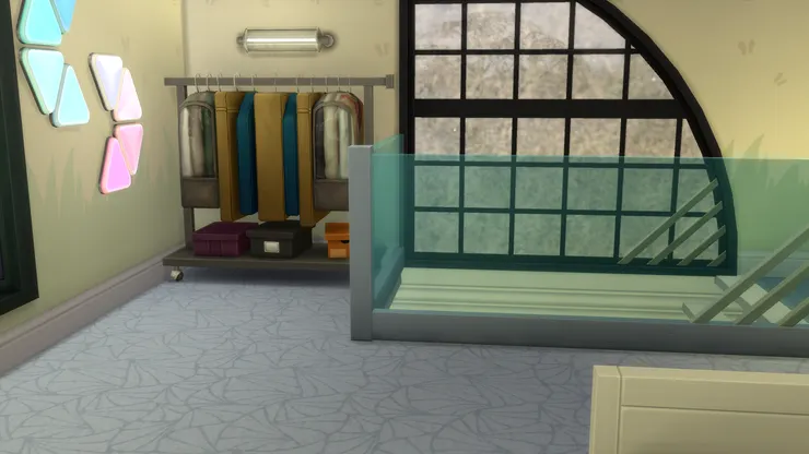 樓梯這邊剛好有個位置放大衣架。我喜歡在不起眼的角落置物。