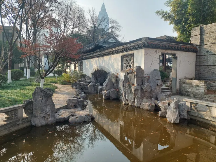 總統府東湖的門口