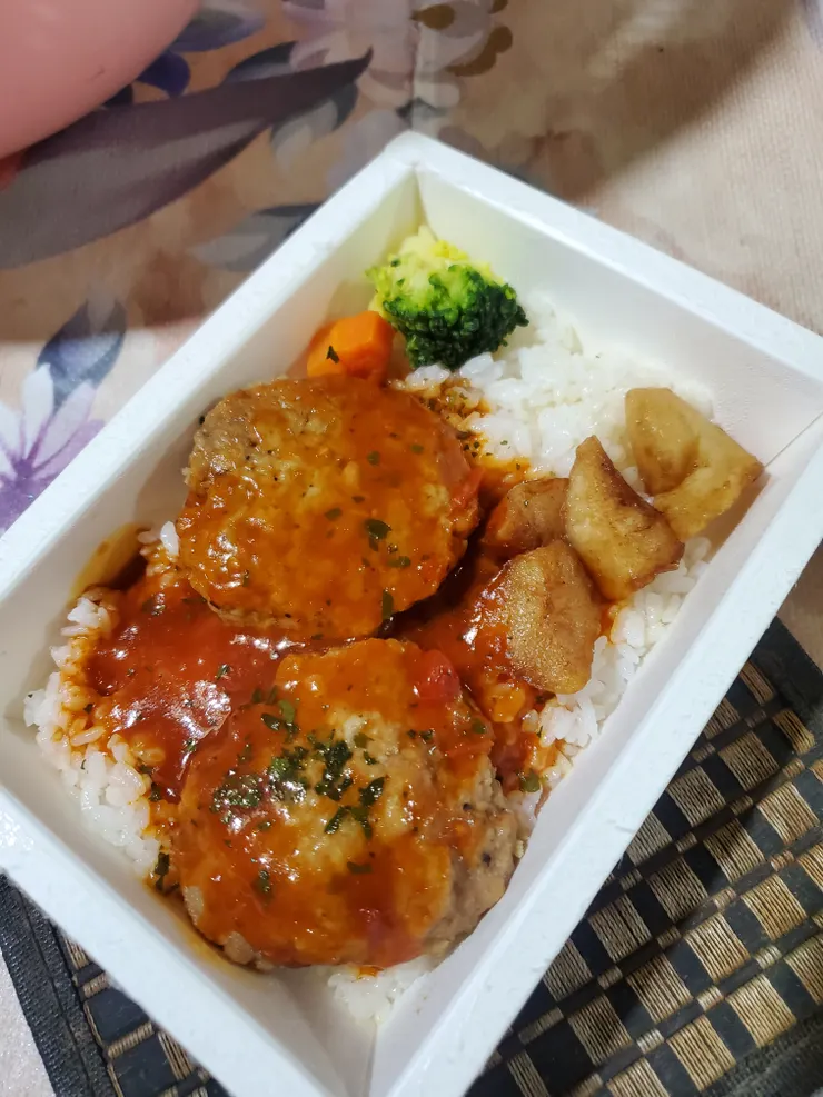 青菜偏少主要是漢堡肉排