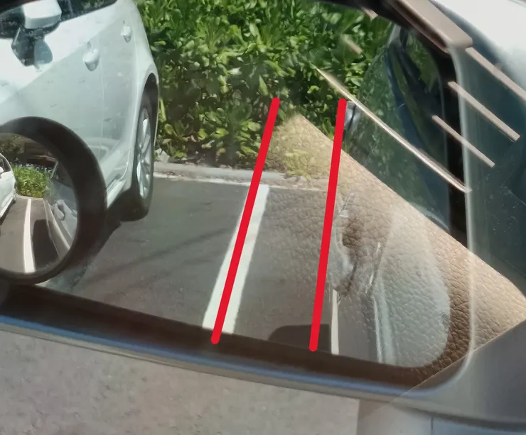 車格線和車身平行時回正