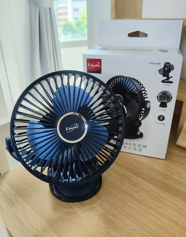 E-books K44 五段風速360度旋轉LED充電夾式風扇