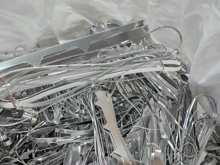 圖說：別小看濾網框材！台灣半導體產業每年產生數萬噸廢棄濾網，若能有效回收，循環利用產值可達數十億台幣。（資料來源：鉅為）