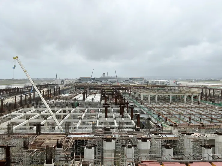 第三航廈東西長414公尺、南北寬242公尺，相當於3座橫放的台北101大樓。圖：機場公司提供