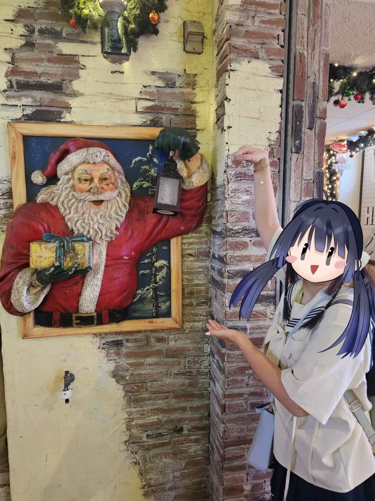 記得是在 Blue Seal 店門口附近。提燈！