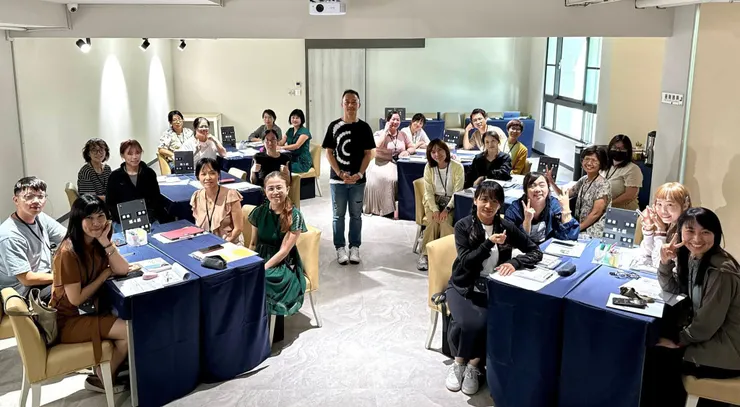 很喜歡這張，簡約澄淨🥰