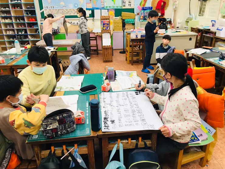 每個孩子都沉浸在互助學習