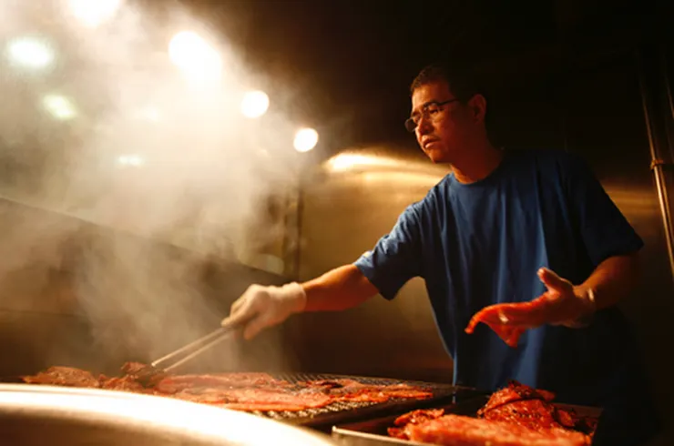 採用傳統炭烤製作而成的肉乾(圖片來源:網路)