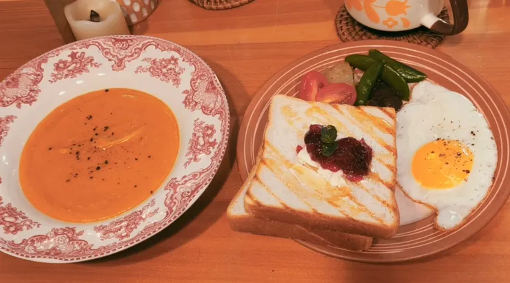 埃及紅扁豆濃湯 & 自製蔓越莓醬吐司 $170