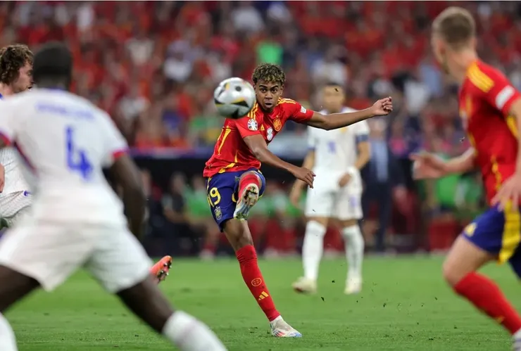 耶馬遠射破網為西班牙追和1:1