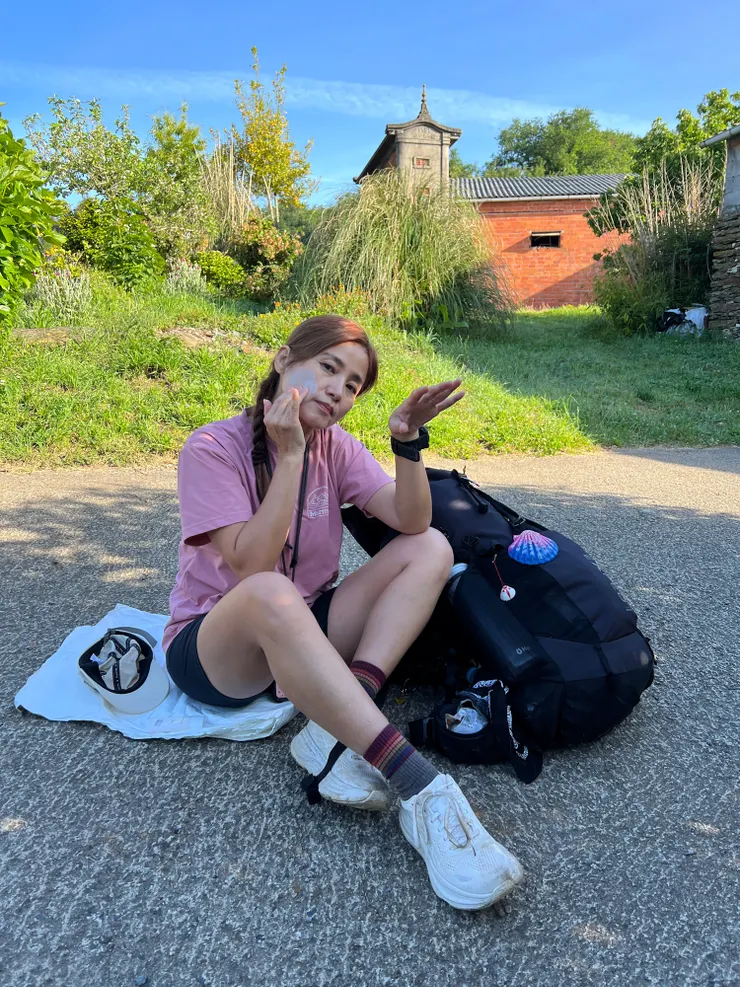 地墊是廢物東東🤣 沿路都有美崙美奐的戶外咖啡廳，誰還要坐地墊啦！🫣