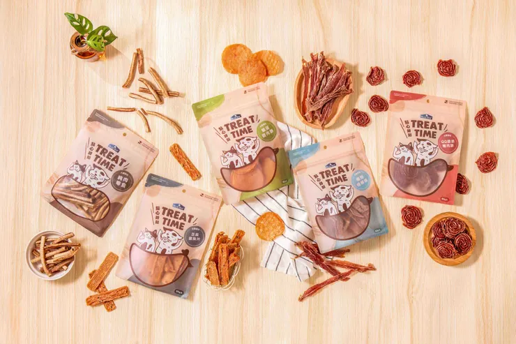 圖說：倍力手作烘乾零食及狗狗鮮食餐包，線上、實體寵物展皆推出任選買5送1的超值優惠。（資料來源：倍力寵物健康食品）