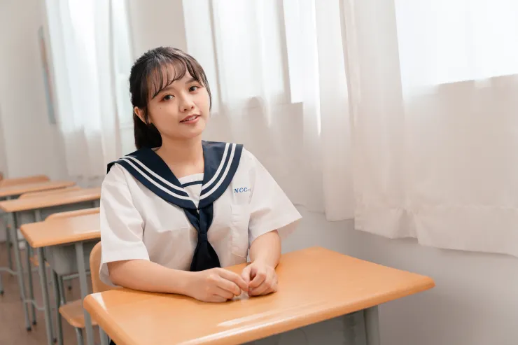 茶色影業合作女優-溫芮欣