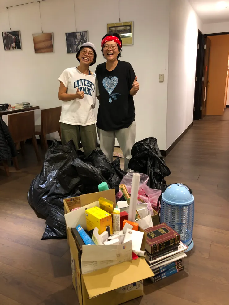 整理成果合照,郭子和伴侶鏟子