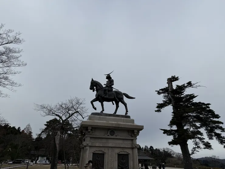 封面：仙台城的伊達正宗像。