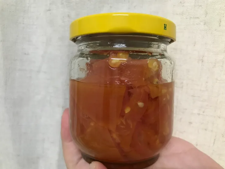 倒扣完擺正在扭緊，我覺得看起來還有模有樣的