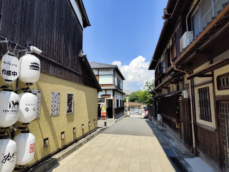 長長的坡道走下去