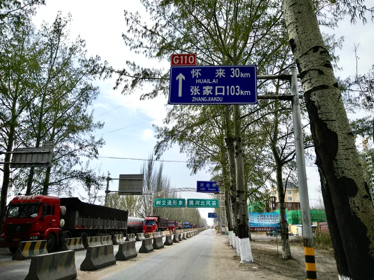綿延不絕的車龍