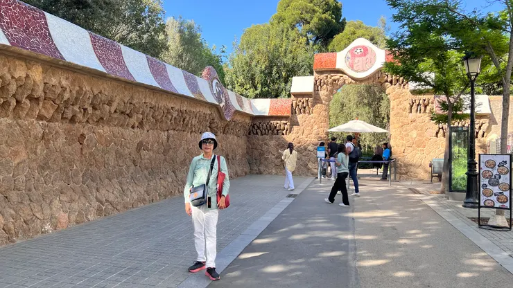 這是前門入口我們擇要離開了