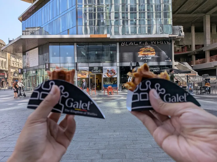 Photo: Zora @ De Brouckere, Brussel, Belgium. Aug 11, 2025.