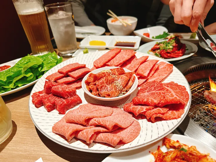 只要來一定是要先點綜合拼盤(推)