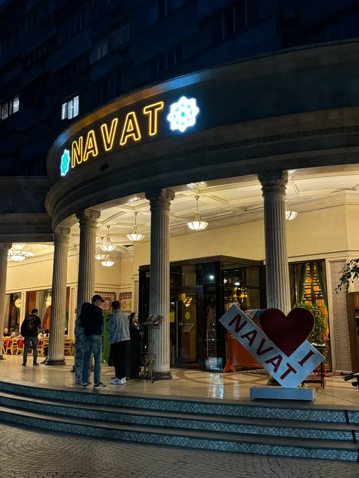 販賣中亞食物的微高檔餐廳 NAVAT，在阿拉木圖有許多分店