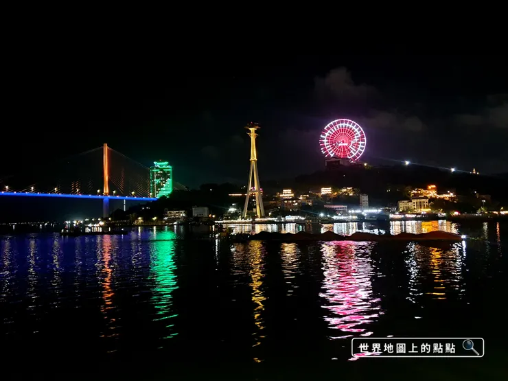 下龍灣夜景，隔天會去乘坐畫面中的纜車及摩天輪