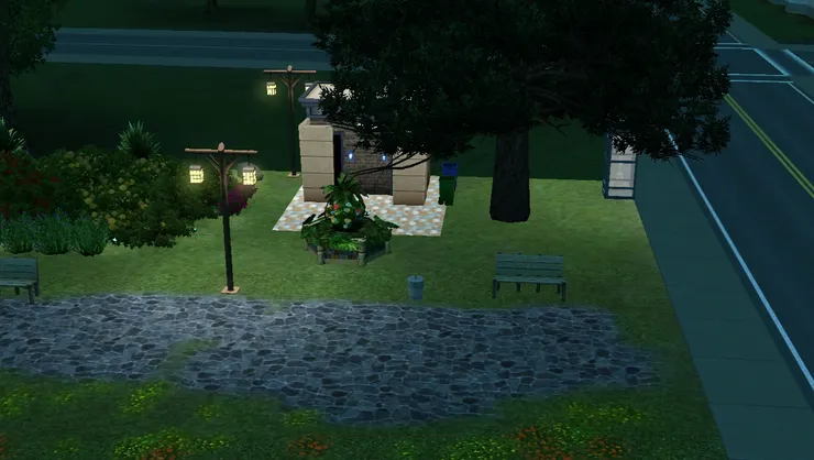 這是唯一不在吃東西區域的公廁，所以人較少，我特意安裝多些燈，夠光亮的話便不會發生罪案。